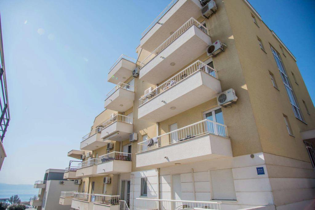 Antonio Apartments On The Beach Сплит Екстериор снимка